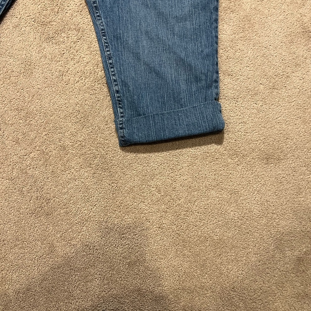 Lee Riders Women’s Cropped Denim Capri Jeans – Size 24W | Relaxed Fit - Picture 4 of 5